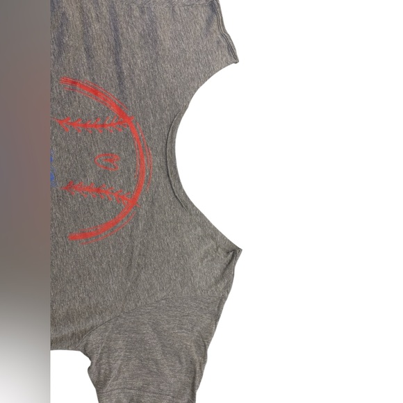 Gray Phillies T-Shirt with Pink and Blue Design - Picture 5 of 5